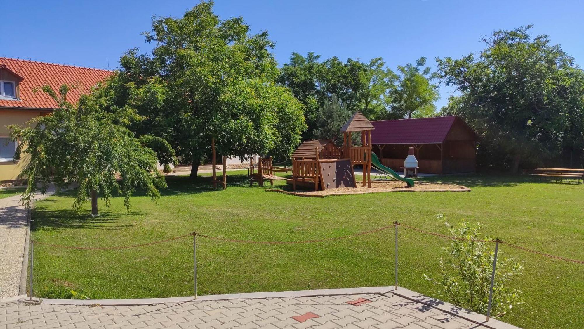 Ubytovanie Liska Radava Экстерьер фото